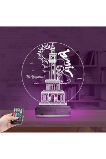 İzmir Saat Kulesi Atatürk temalı kişiye özel 3D LED masa gece lambası, lazer kazımalı ve ahşap kaideli