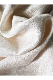 Große, runde Tischdecke in Beige – ein für Veranstaltungen geeignetes Heimtextilien-Produkt.