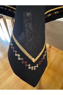 Schwarze Tischdecke mit Stickerei und goldener Piko-Detailierung in Leinenoptik - Sondermaßfertigung
